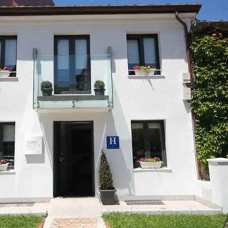 Le Petit Boutique (adults Only) 2*