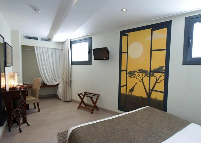 Le Petit Boutique (adults Only) סנטנדר